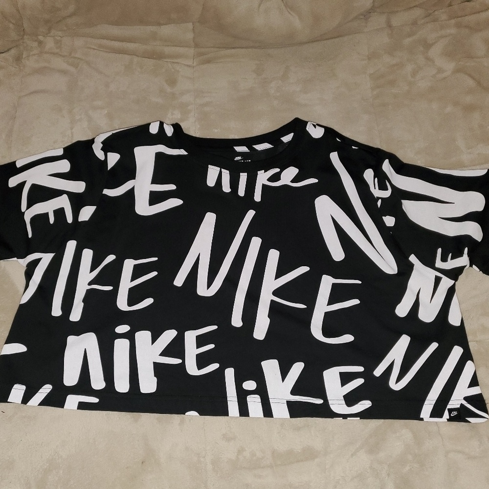 Nike Crop Top